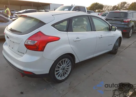 2013 Ford Focus Electric z USA, uszkodzony, nr VIN 1FADP3R42DL126018